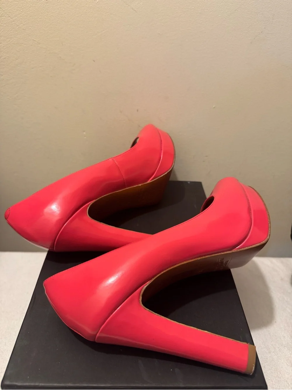 Marc by Marc Jacobs Coral Patent Leather Peep Toe Platform Pumps - Size 8
